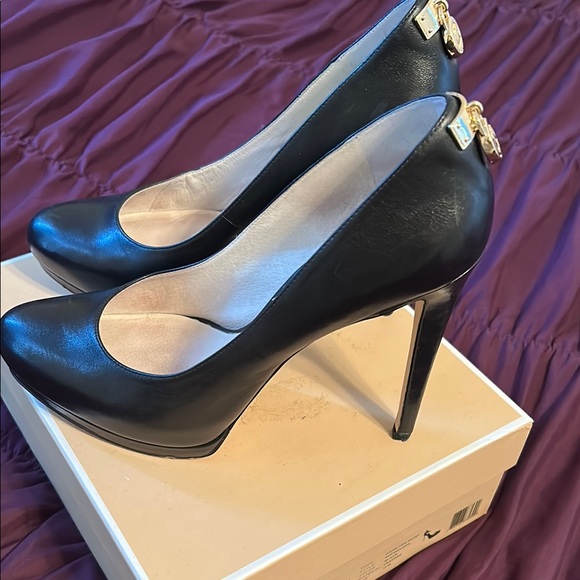 Michael Kors Black Stiletto Heels Classic Pumps - Picture 3 of 10